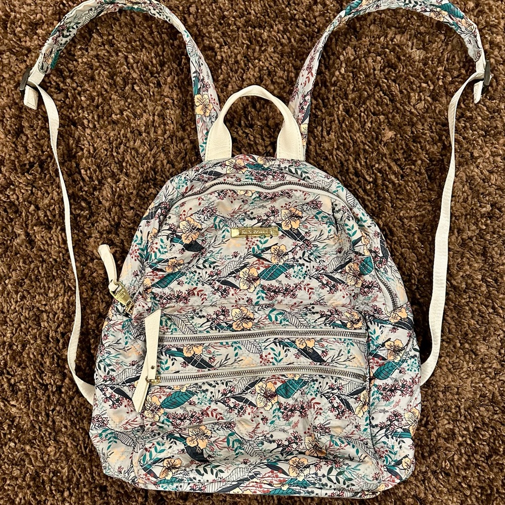 STEVE MADDEN Quilted Floral Backpack  EXCELLENT CONDITION